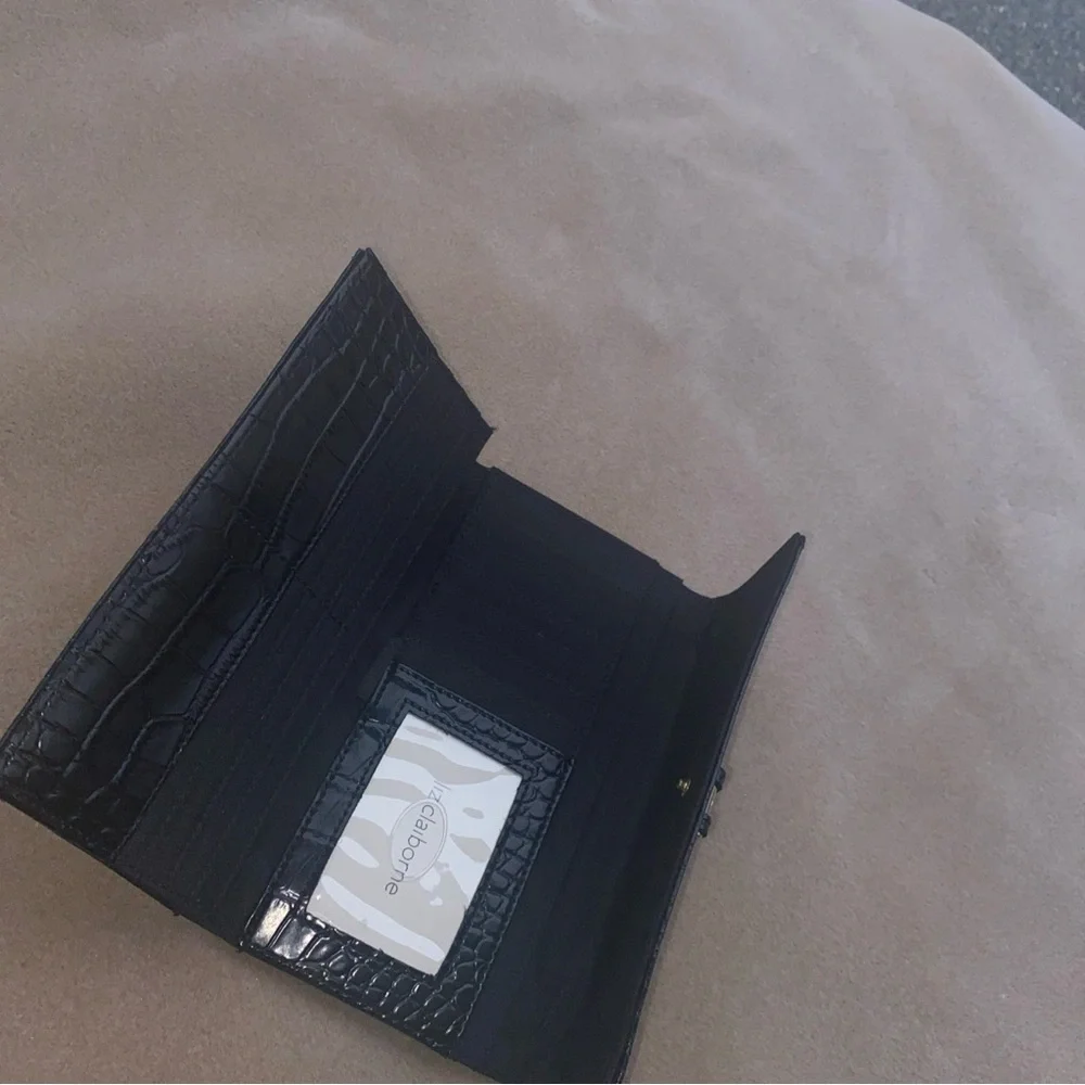 Liz‎ Claiborne Ladies Black Patent Croc Embossed Wallet